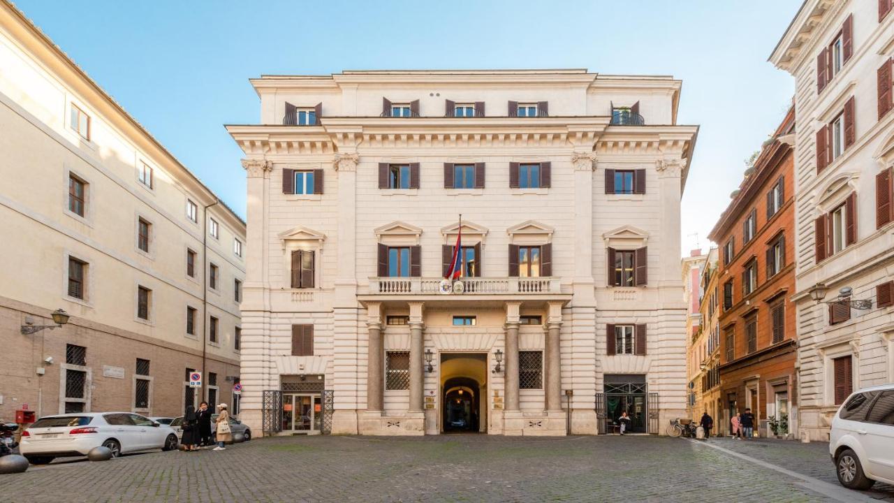 Navona 7 *